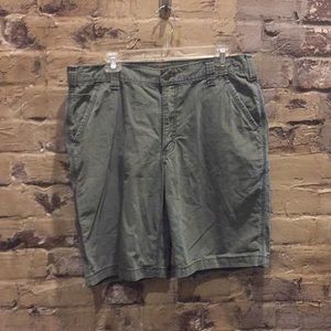 Size 36 carhartt cargo shorts
